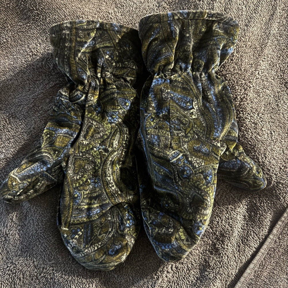Talbots Velvet Fleece Lined Black,Blue,Gold & Green Paisley Print Mittens
